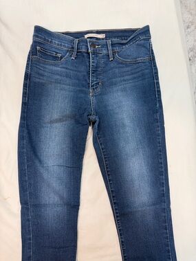 Levis 311 Skinny Stretch Jeans in Dark Blue Wash